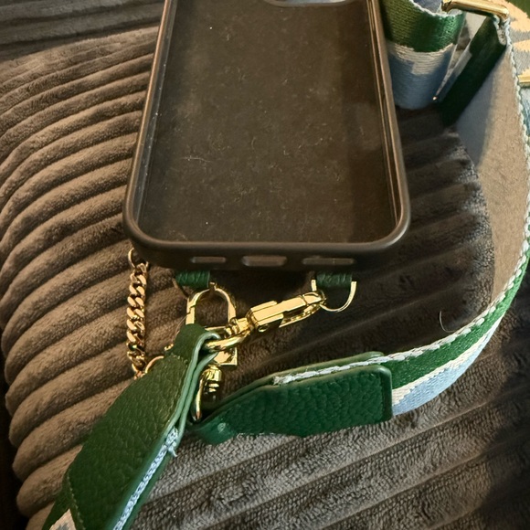 Custype Green Crossbody Phonecase with wireless charging! Super cute! - Picture 8 of 8